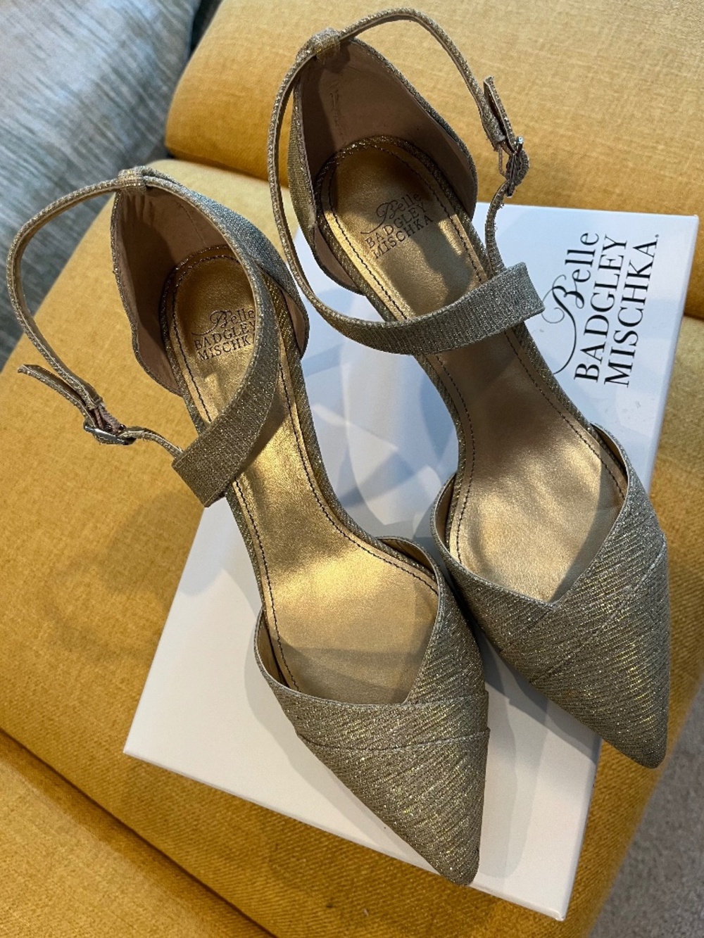 Belle by Badgley Mischka 3 inch Heels Gold Lamè